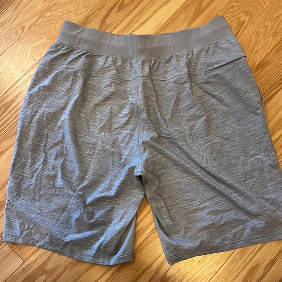 Lululemon T.H.E Short 9”, linerless - Picture 2 of 2